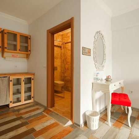 La Vida Otel Урла Екстериор снимка