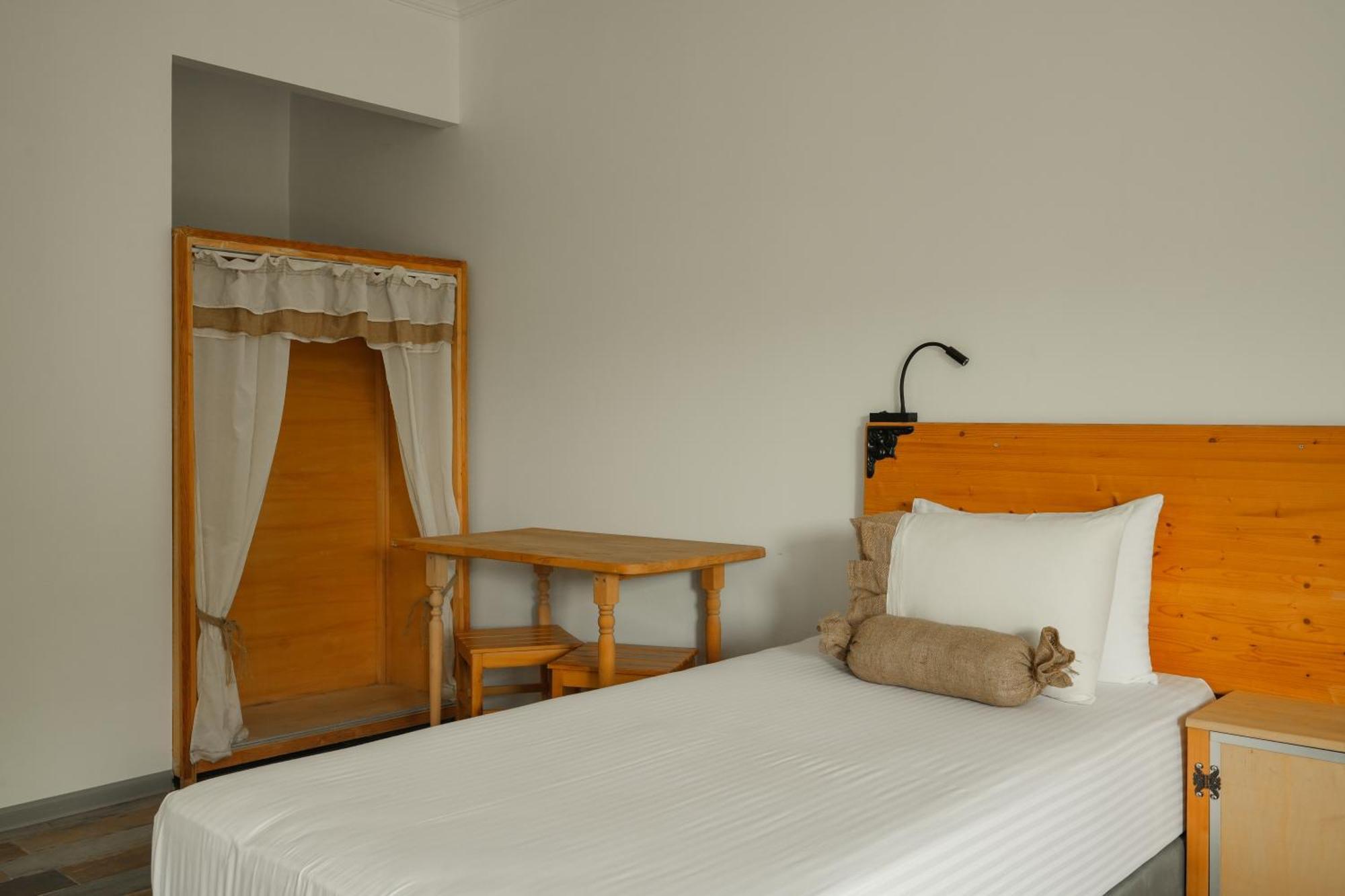 La Vida Otel Урла Екстериор снимка