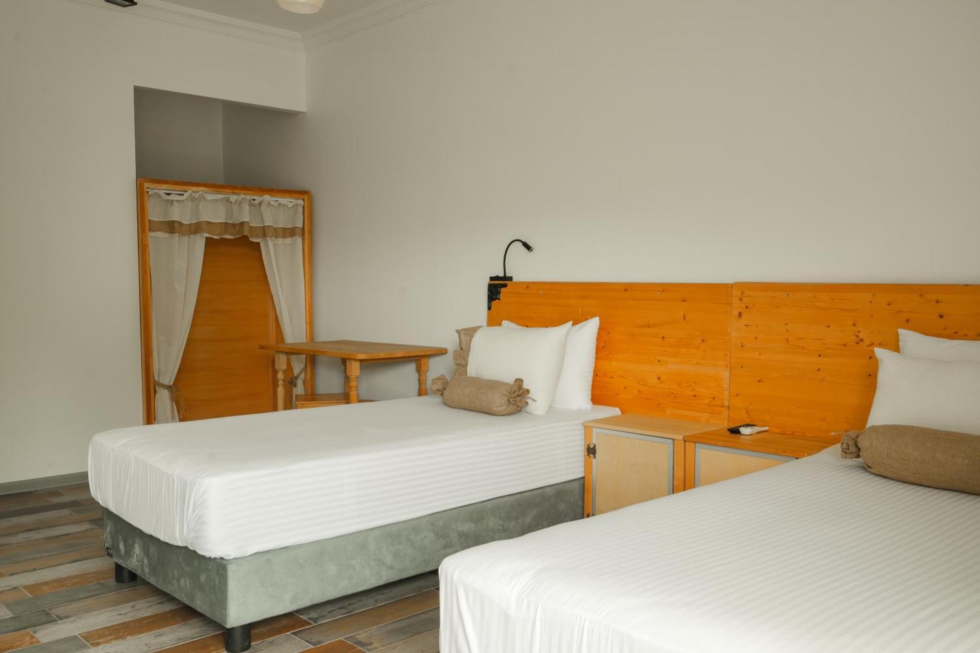 La Vida Otel Урла Екстериор снимка