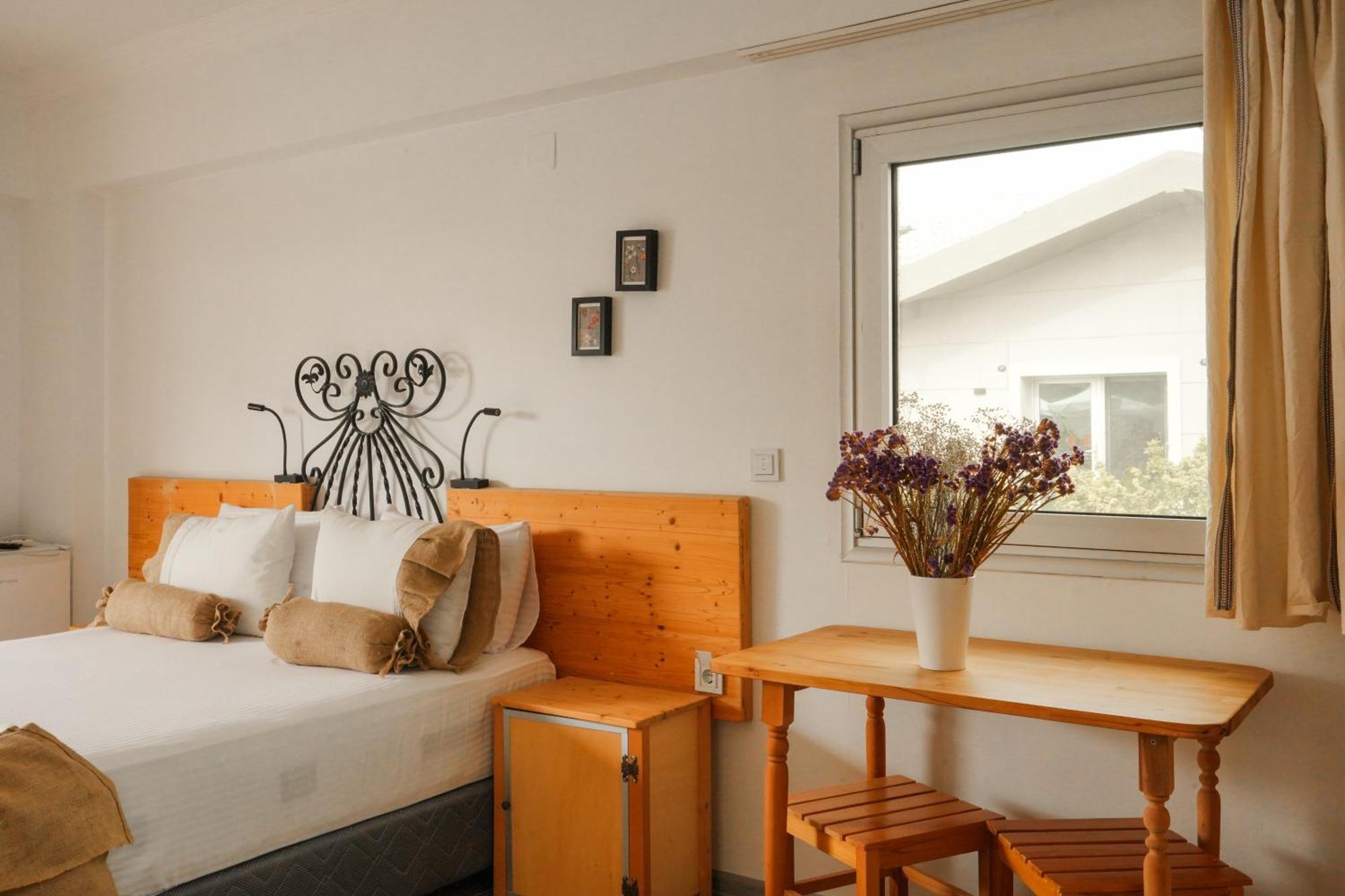 La Vida Otel Урла Екстериор снимка