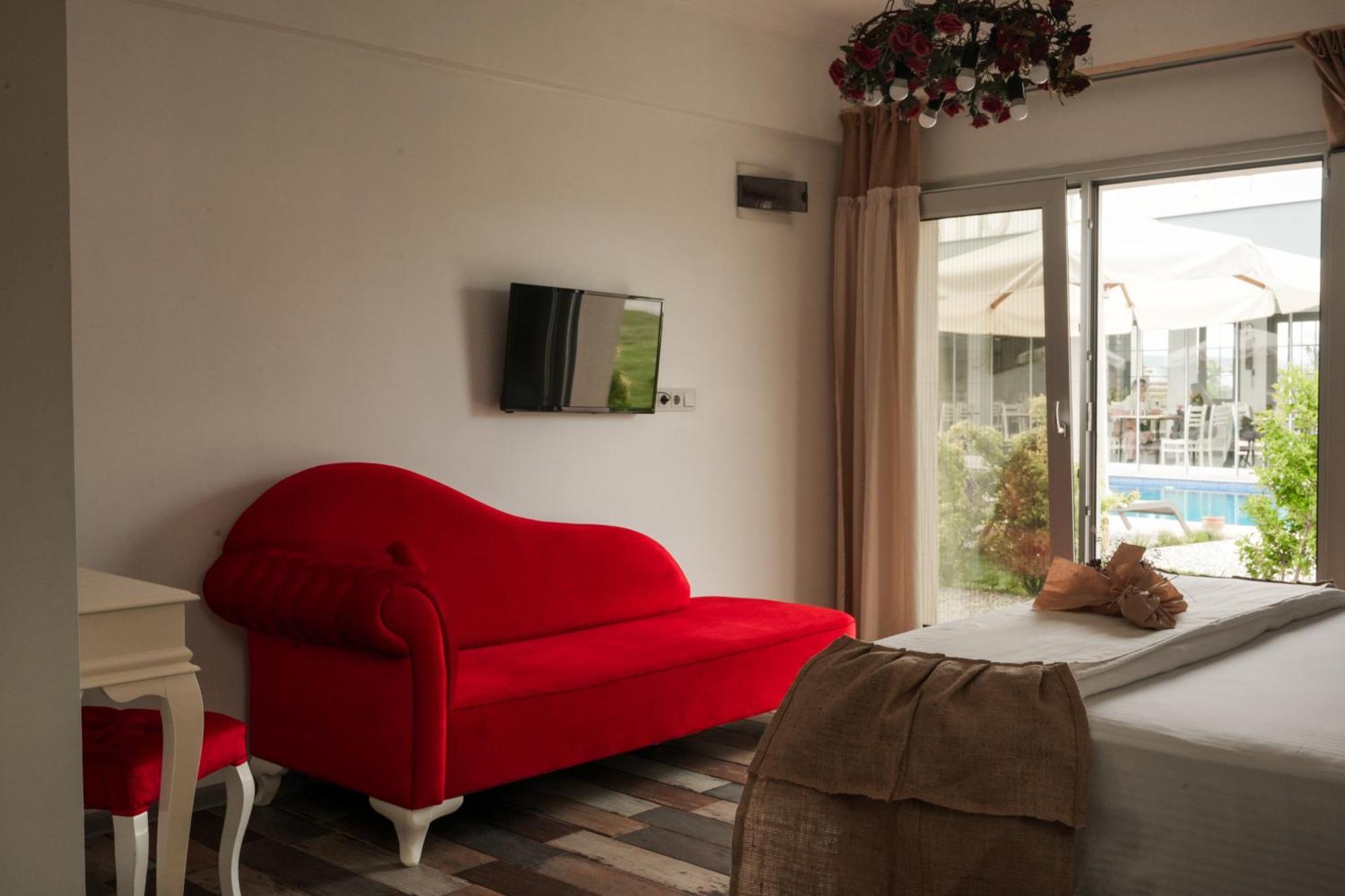La Vida Otel Урла Екстериор снимка