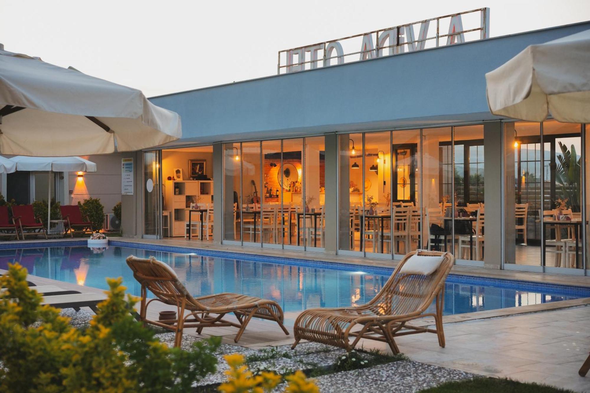 La Vida Otel Урла Екстериор снимка