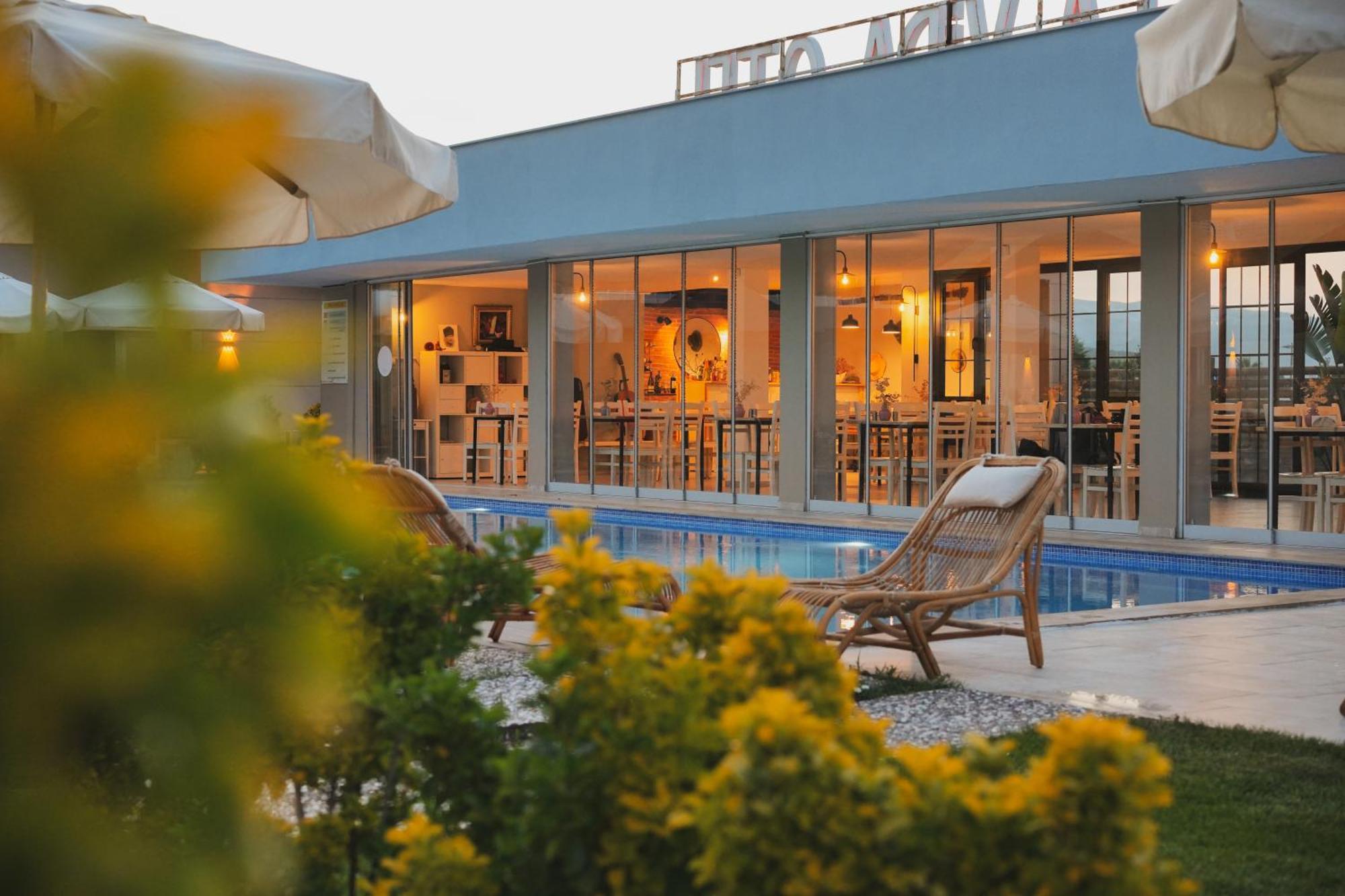 La Vida Otel Урла Екстериор снимка