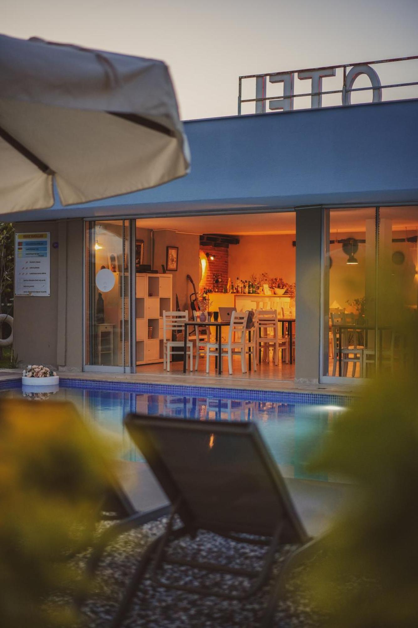 La Vida Otel Урла Екстериор снимка