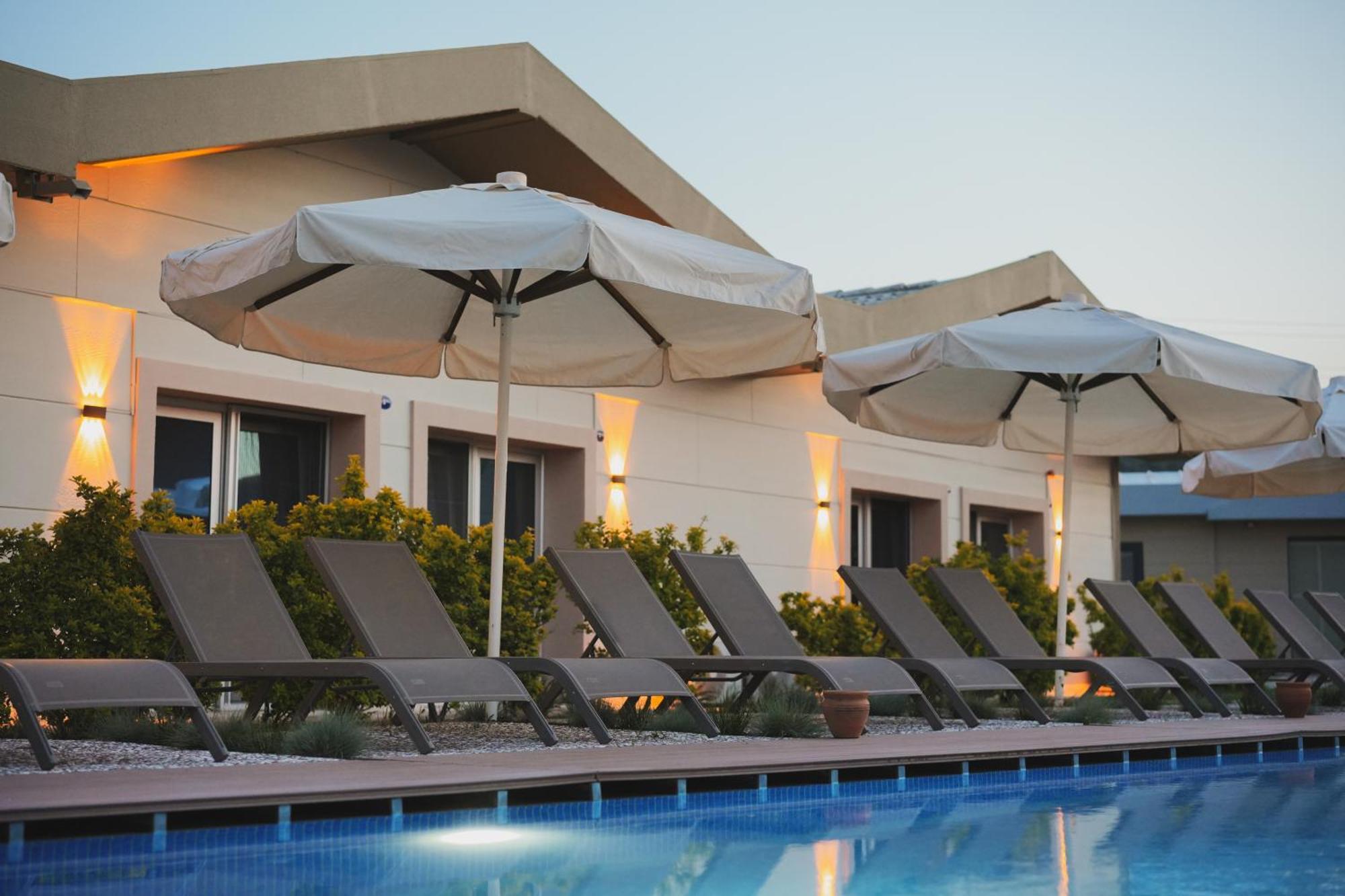 La Vida Otel Урла Екстериор снимка