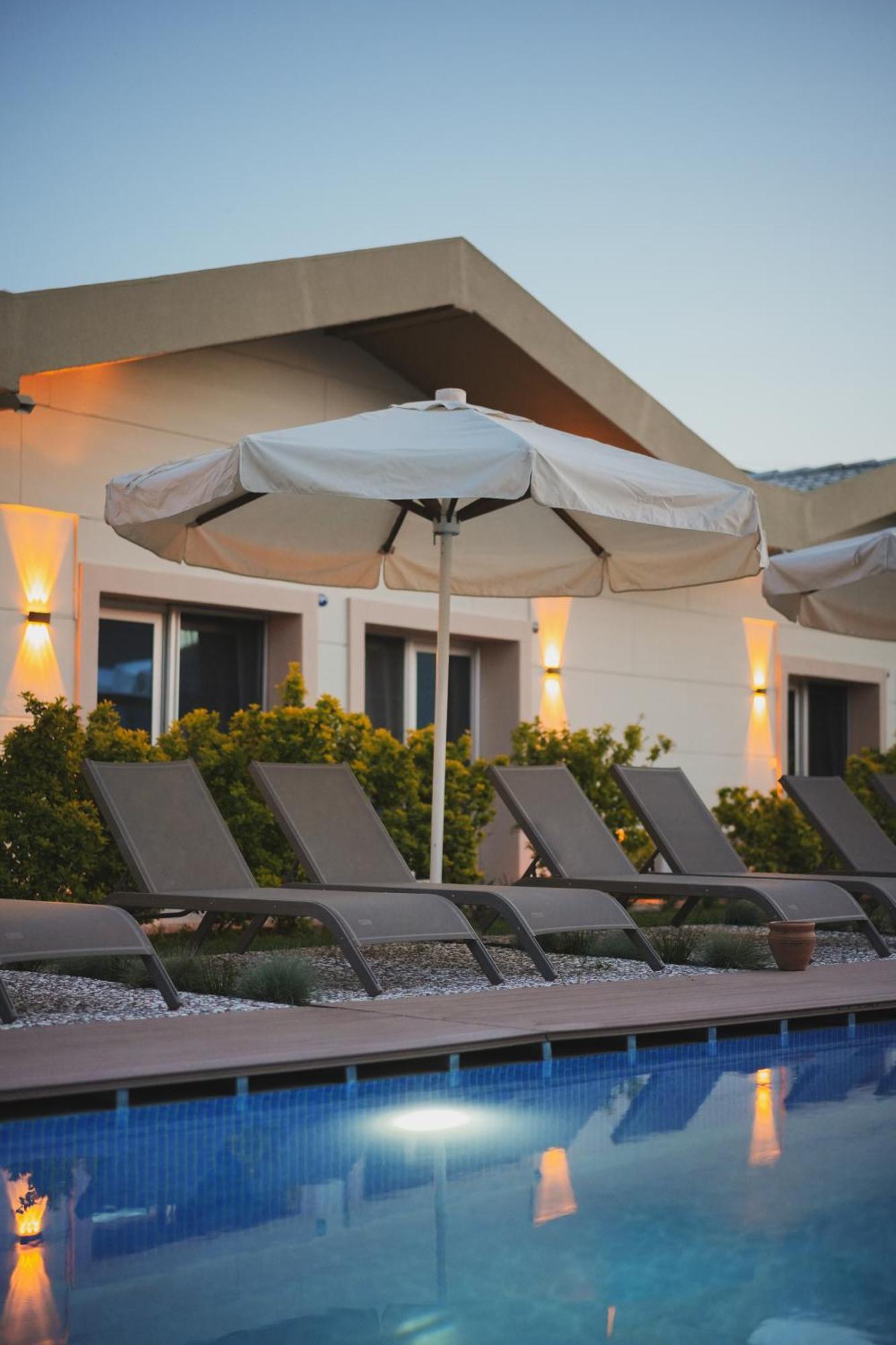 La Vida Otel Урла Екстериор снимка