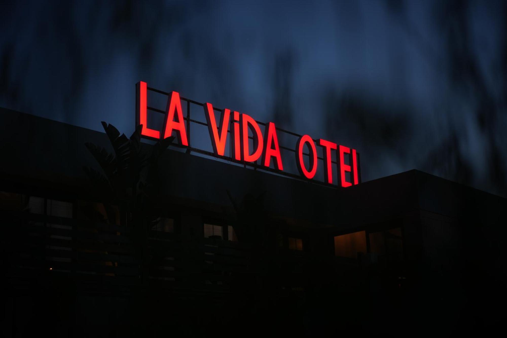 La Vida Otel Урла Екстериор снимка