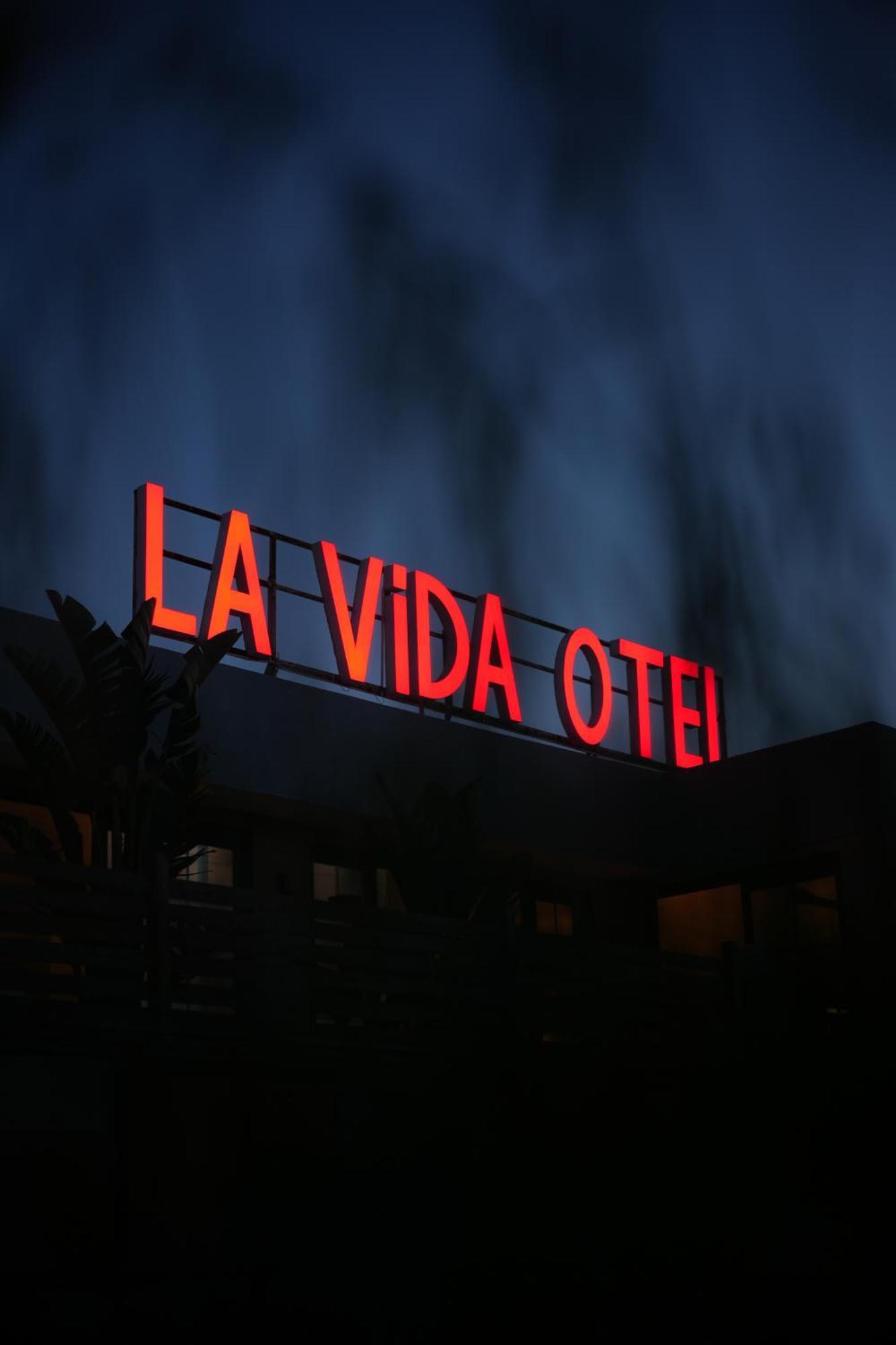 La Vida Otel Урла Екстериор снимка