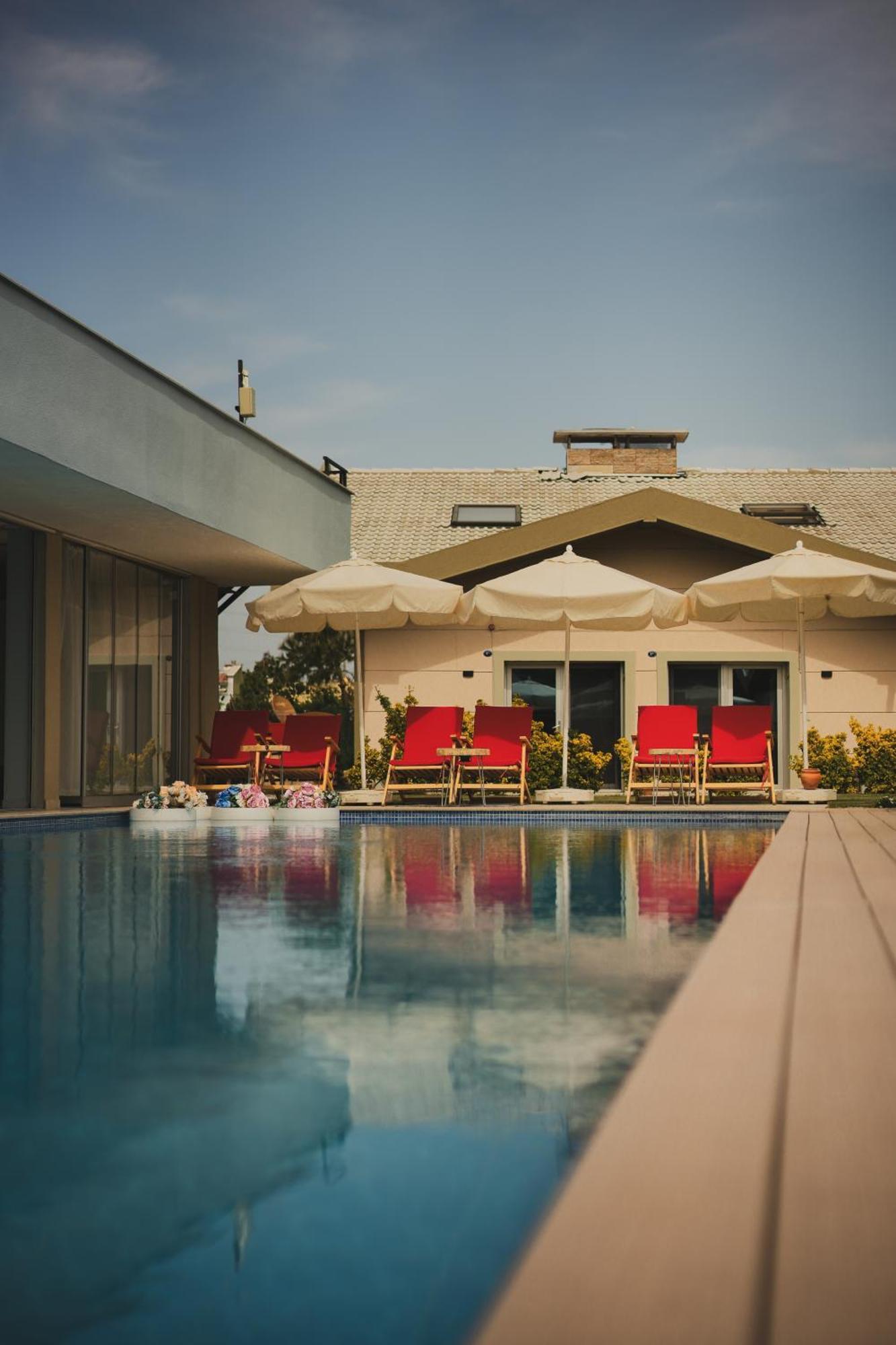 La Vida Otel Урла Екстериор снимка