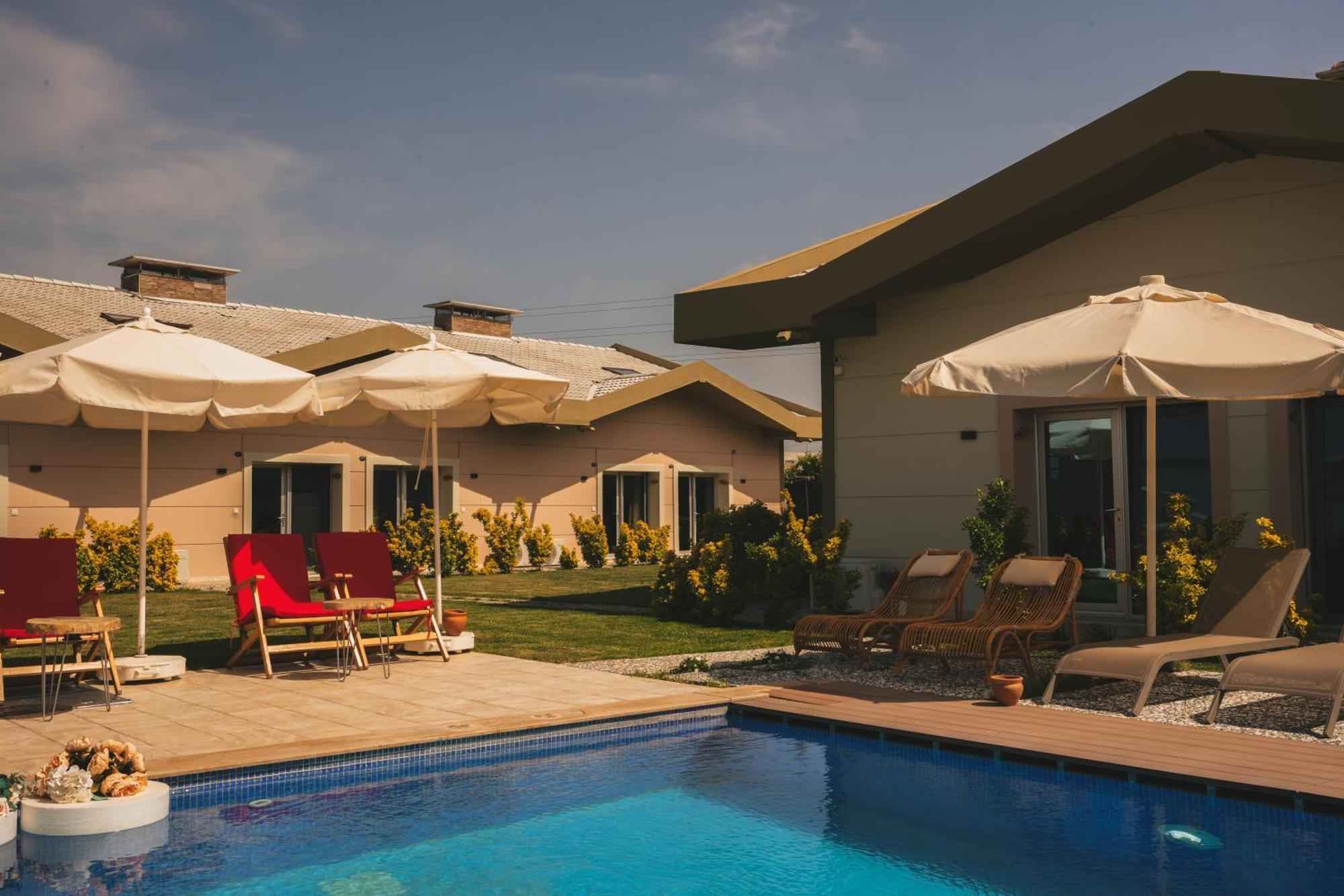 La Vida Otel Урла Екстериор снимка