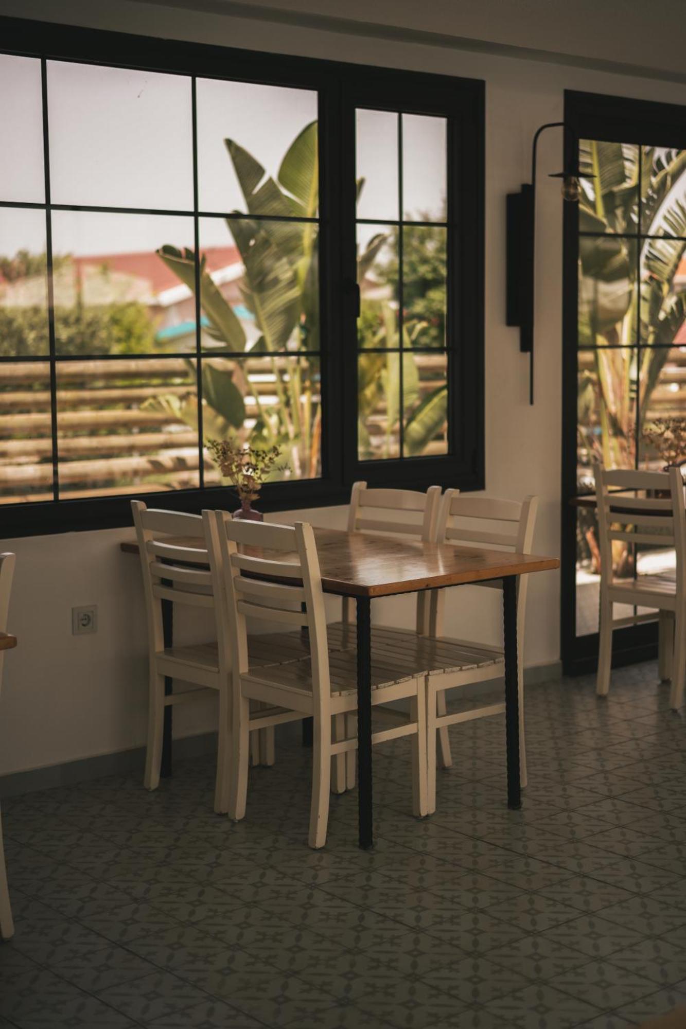 La Vida Otel Урла Екстериор снимка
