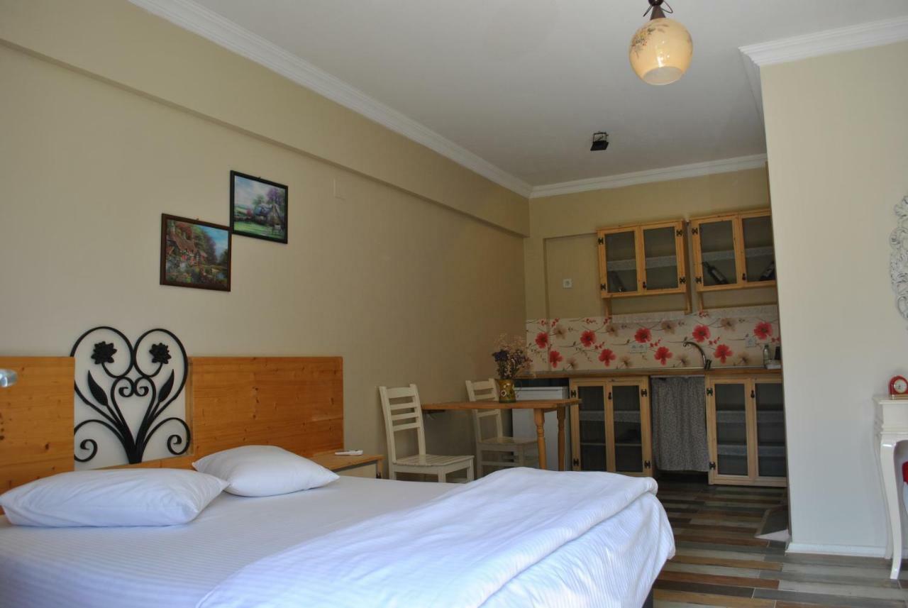 La Vida Otel Урла Екстериор снимка