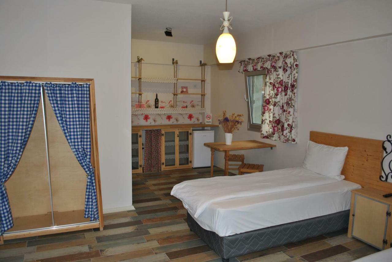 La Vida Otel Урла Екстериор снимка